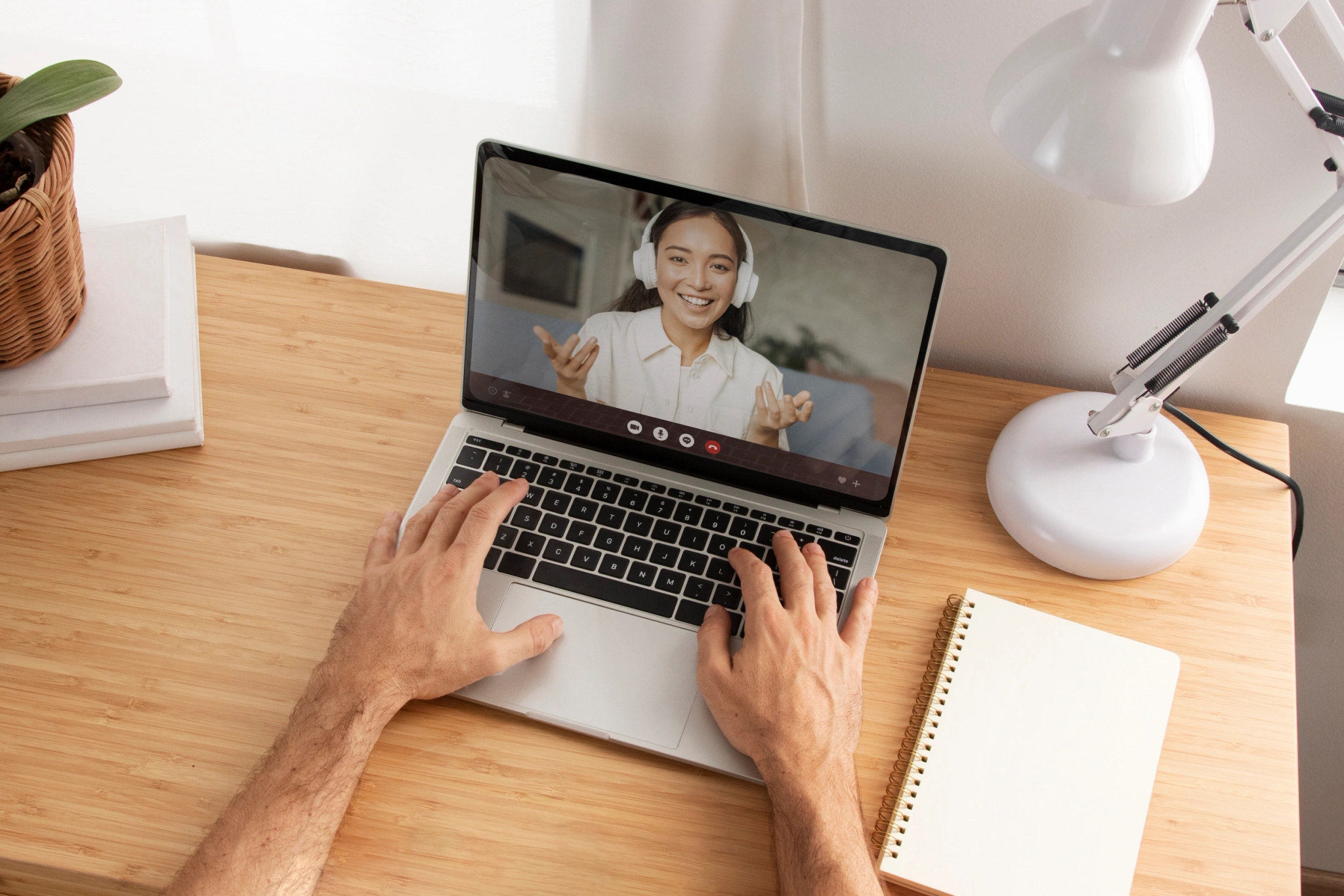 Poste de travail à distance avec connexion fibre en Corse grâce à Corse Telecom