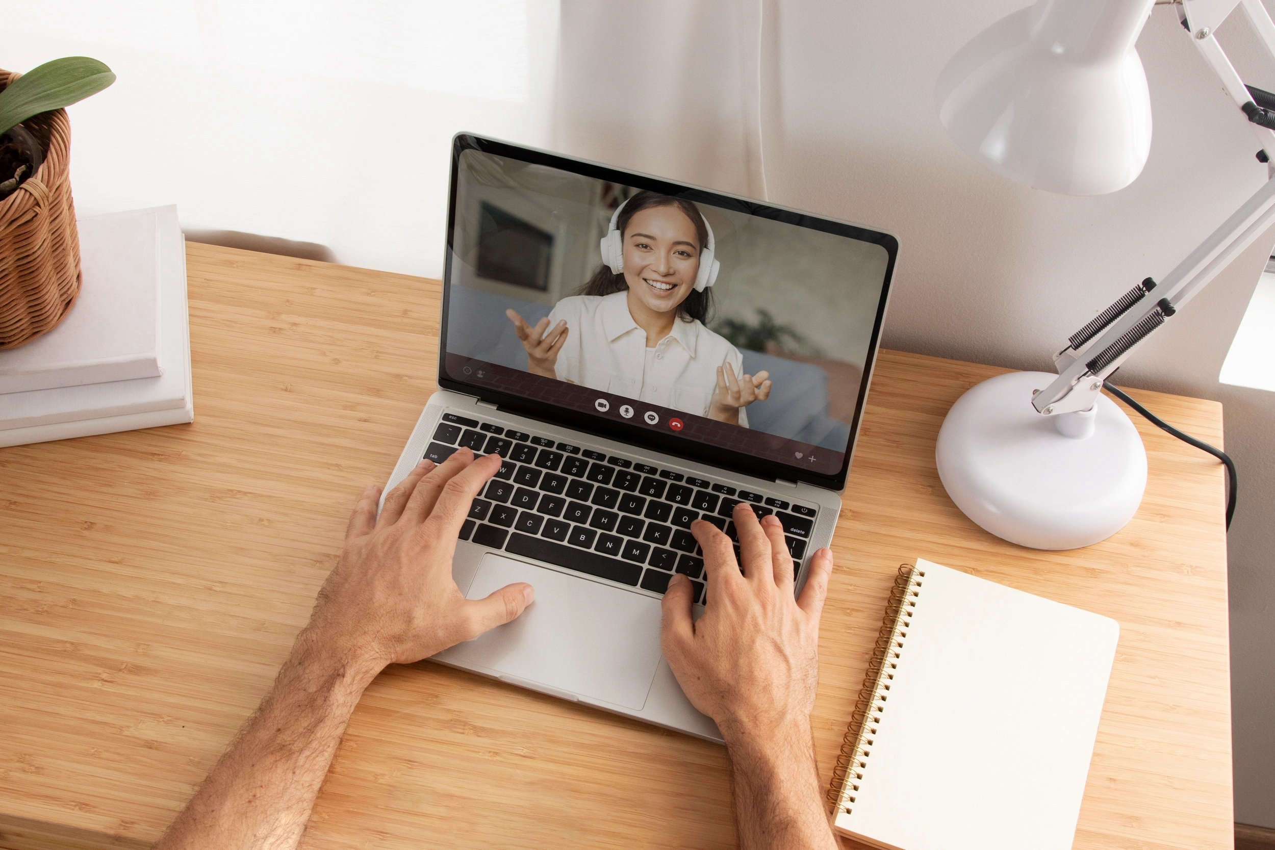 Poste de travail à distance avec connexion fibre en Corse grâce à Corse Telecom
